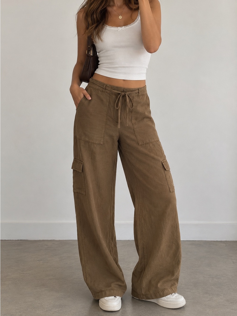 Relaxed Wide-Leg Cargo Pants in Brown washed waist 34 round